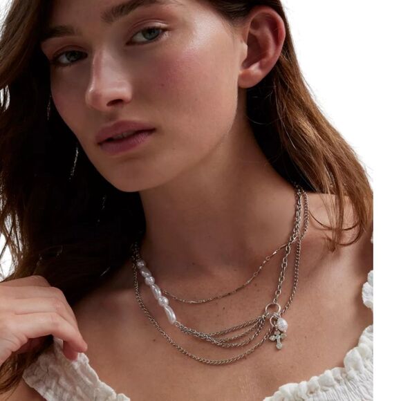 Urban Outfitters silvertone pearl Layered necklace - Picture 1 of 3